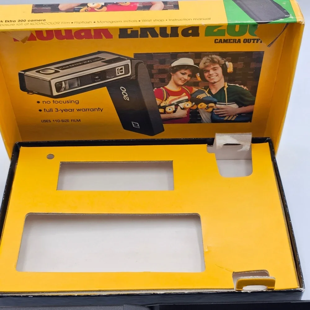 Vintage 1980 Kodak Ektra 200 110 Film Camera Outfit Box Manual Monogram Sticker